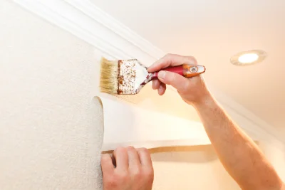 Pose de papier peint à Cuélas — revêtements muraux et toiles de verre